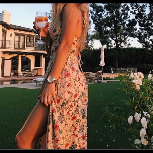 Boutique XOMandysue. Beautiful high low dress - Picture 1 of 5